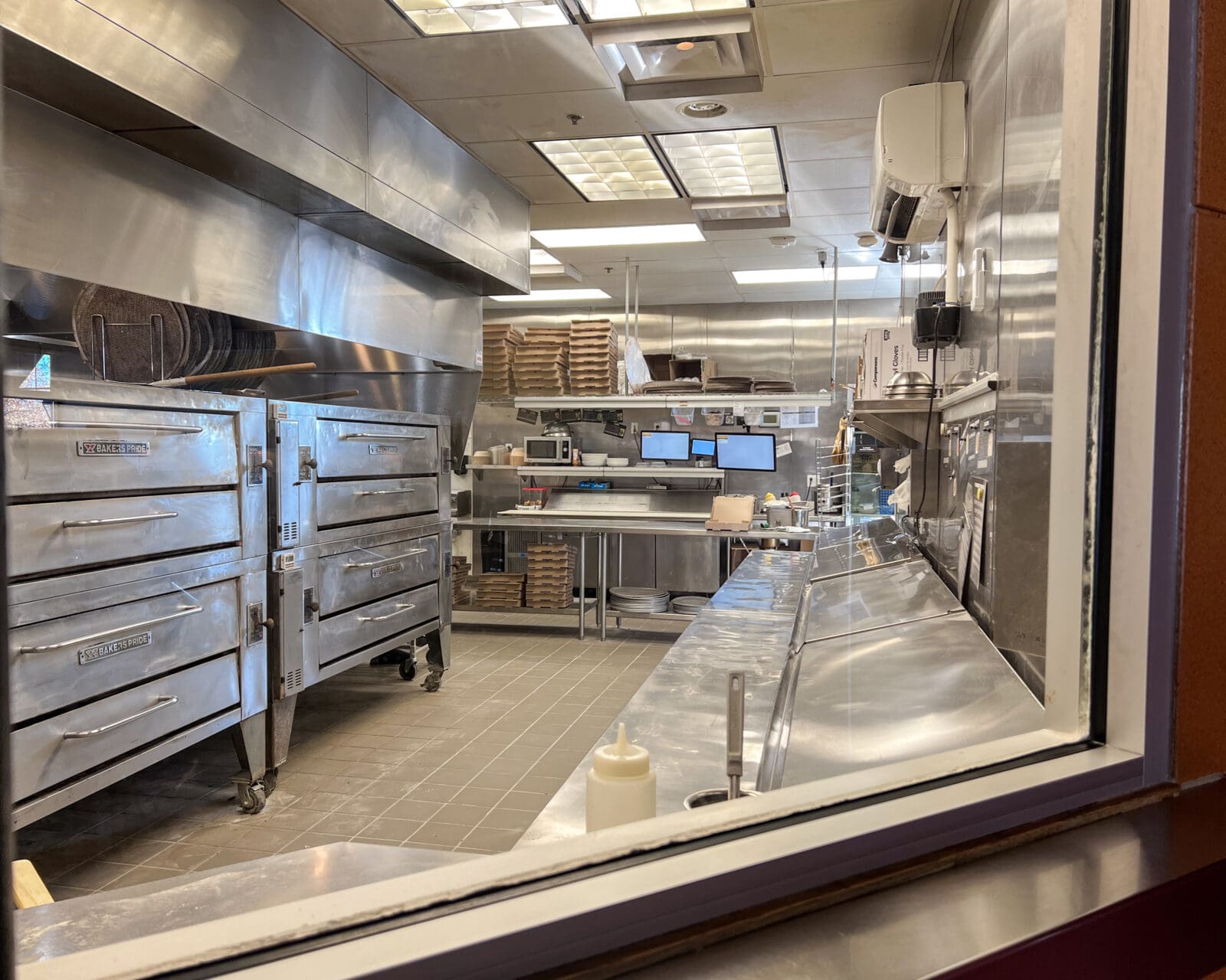 Dewey's Pizza - Dublin pizza window