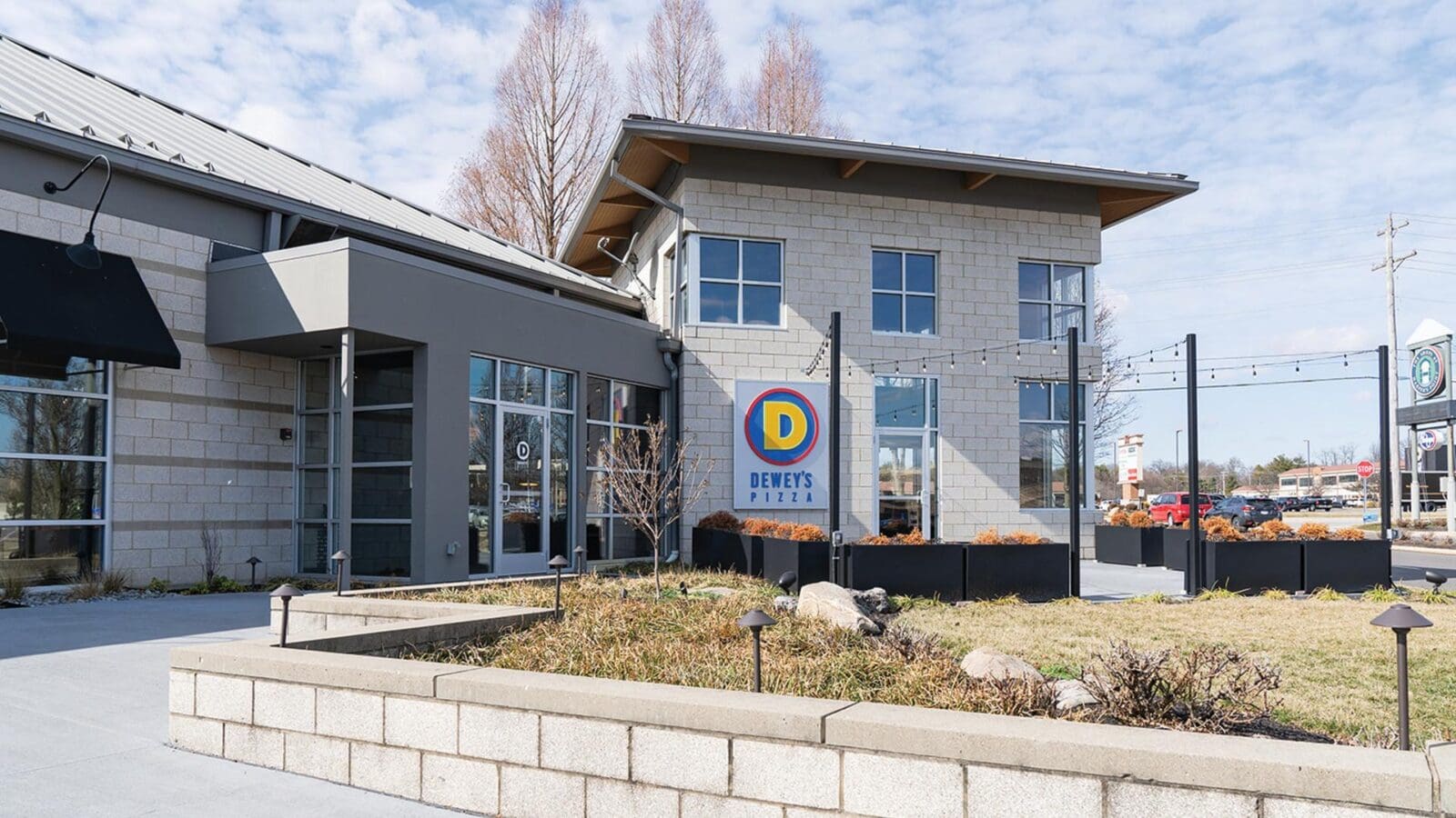 Dewey's-Pizza-Harper's-Point-Exterior