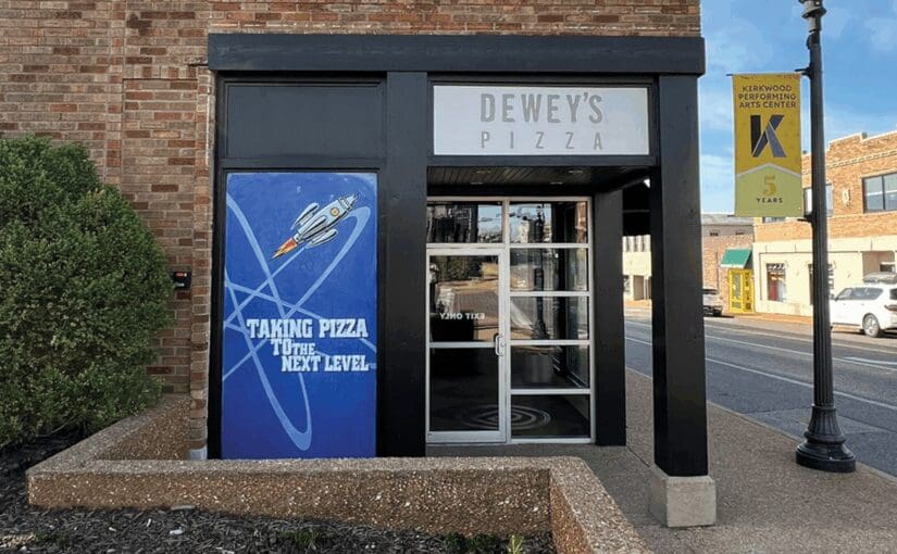 Dewey's Pizza - Kirkwood - Entrance