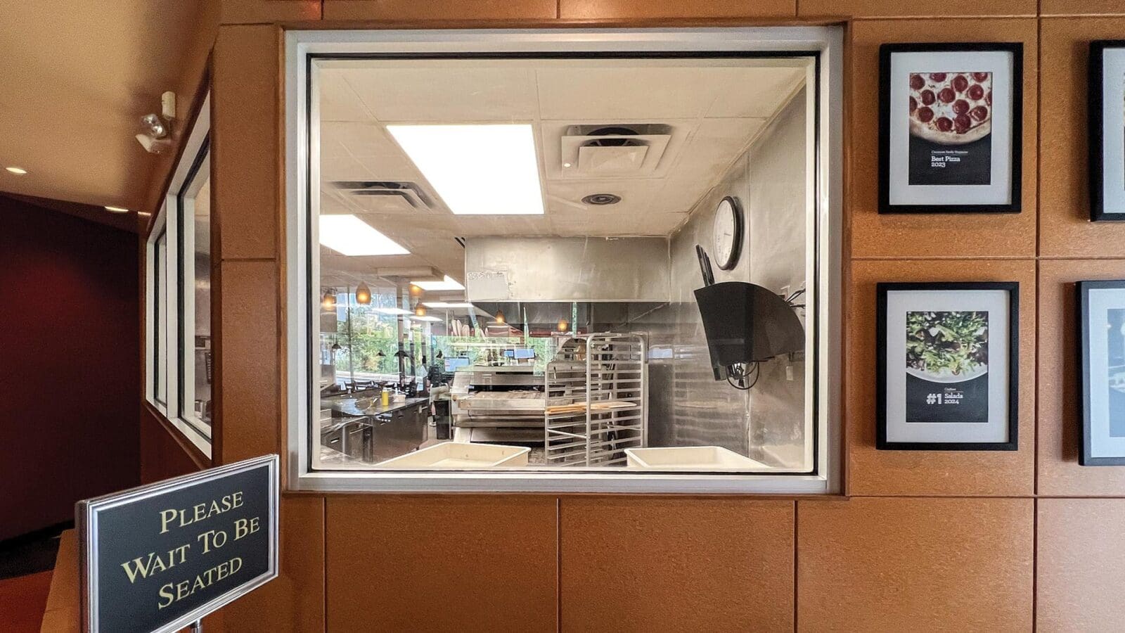 Dewey's-Pizza-Oakley-Inside-Dough-Toss-Window (1)